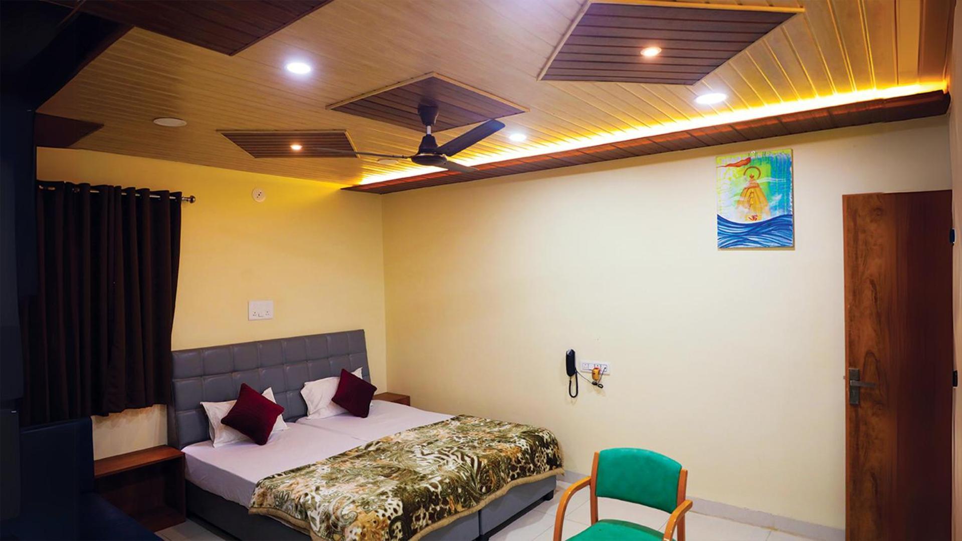Shri Shiv Ganga Bhakt Niwas Hotel Ujjain Buitenkant foto