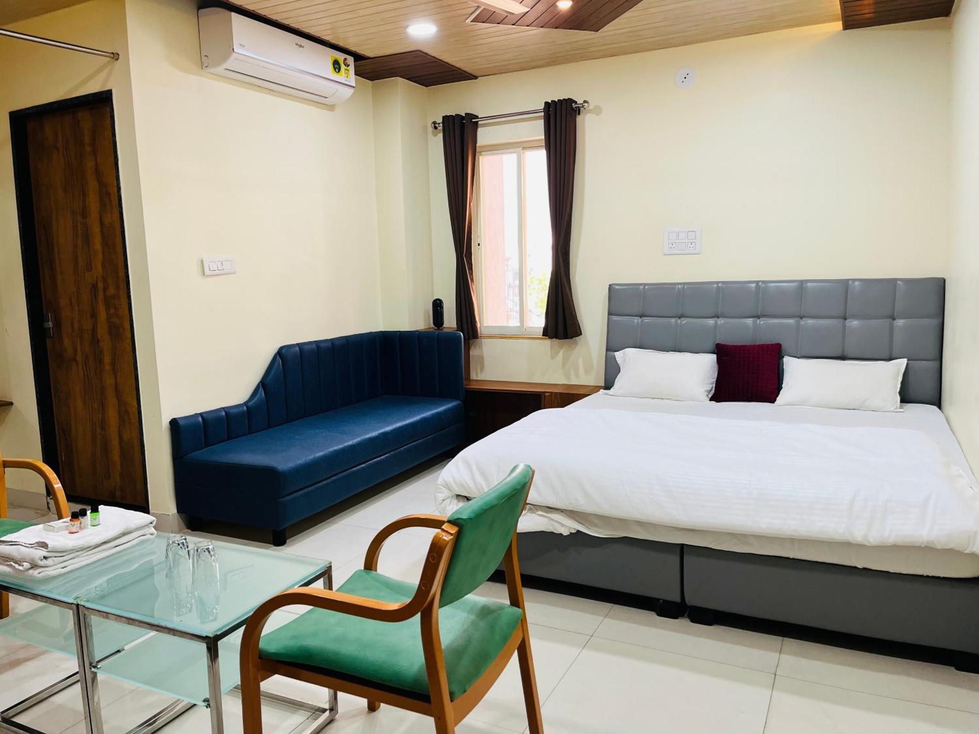 Shri Shiv Ganga Bhakt Niwas Hotel Ujjain Buitenkant foto